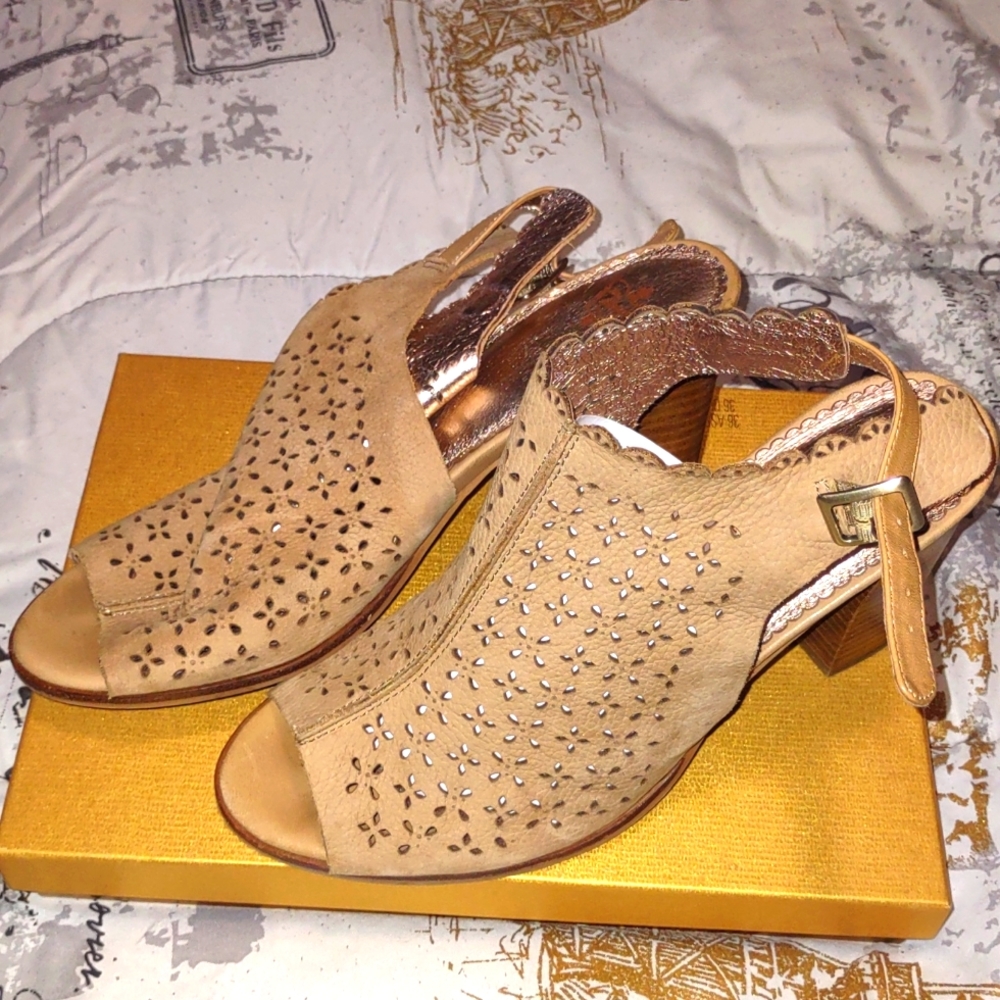 Miss Albright tan sandals with wedge